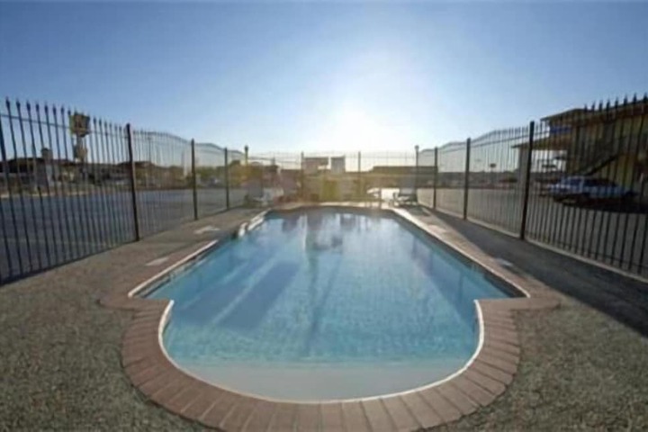 Pool 2 of 18