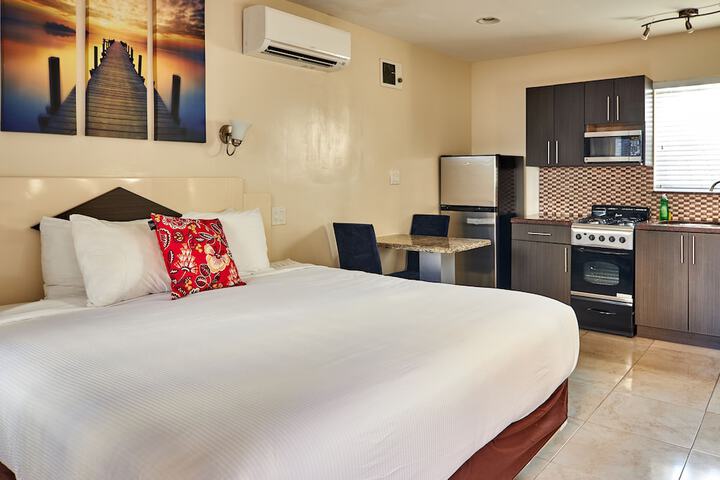 Room 32 of 60