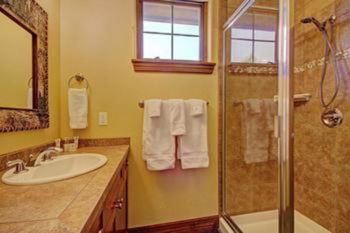 Highland Greens Linden 3 Bedroom Townhouse by RedAwning