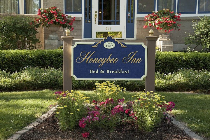 Honeybee Inn Bed & Breakfast
