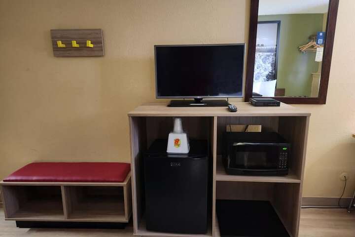 Room 17 of 25