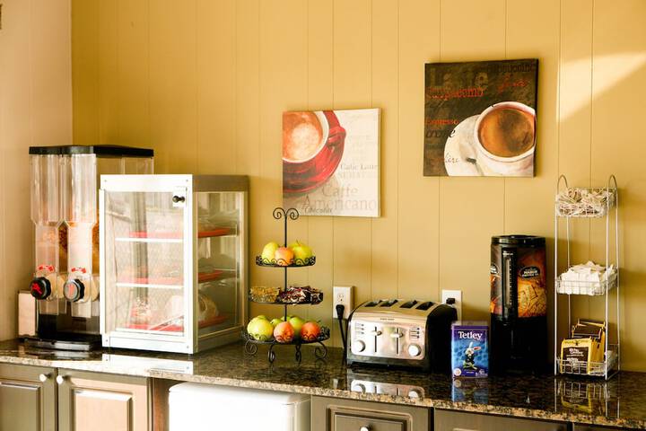 Breakfast/Coffee Service 33 of 37