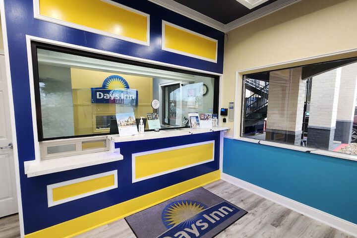 Days Inn by Wyndham Dickinson TX