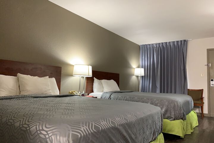 Room 26 of 46