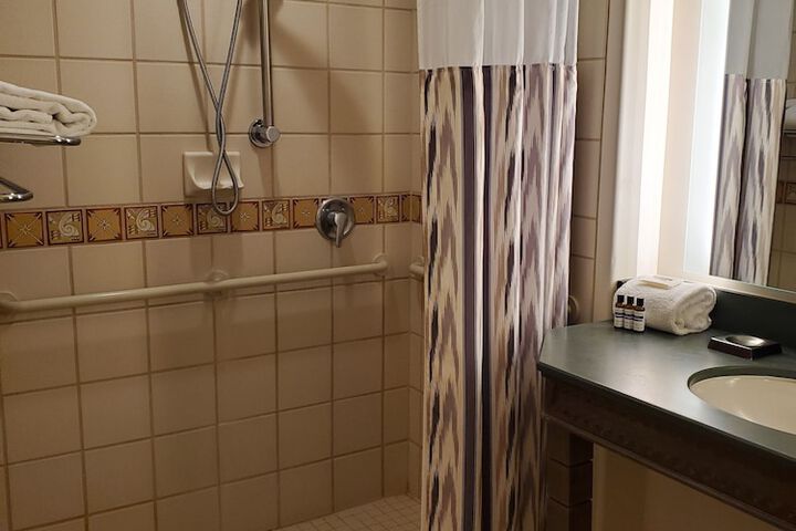 Room 56 of 138
