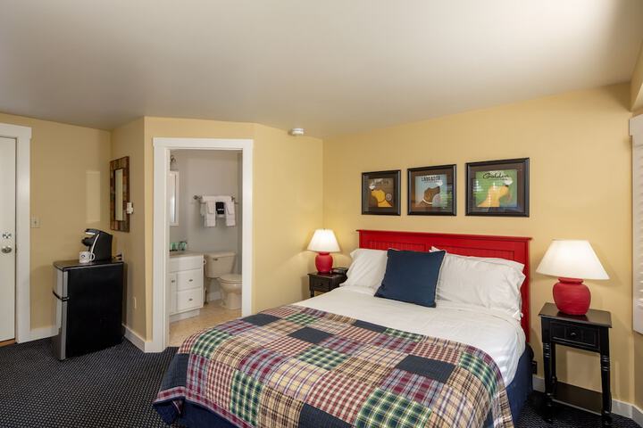 Glen Cove Inn & Suites