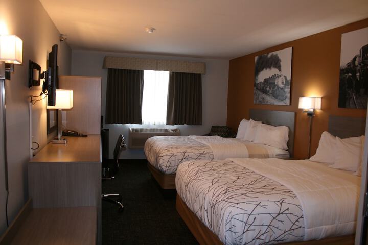 Room 10 of 14