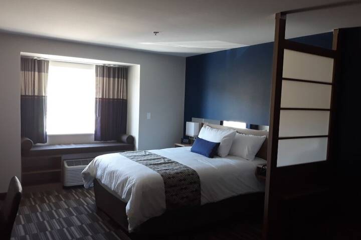 Microtel Inn & Suites by Wyndham Woodland Park
