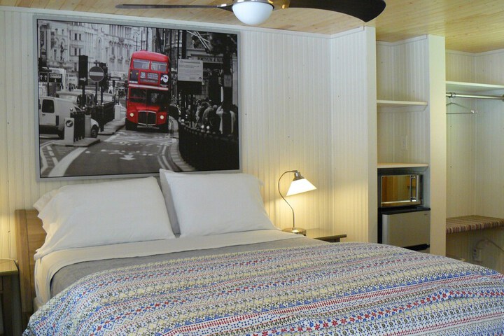 The Saugatuck Retro Resort Motel