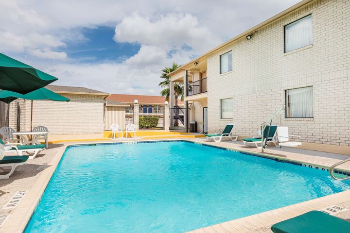 Pool 3 of 15