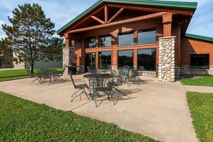 Shell Lake Lodge a Travelodge by Wyndham