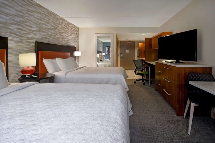 Room 32 of 50