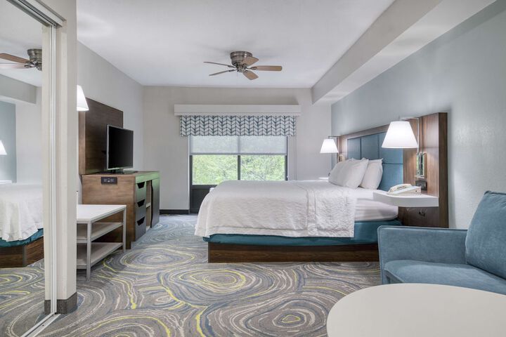 Room 53 of 106