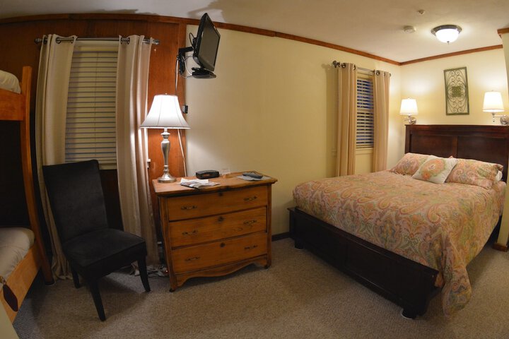 Room 22 of 38