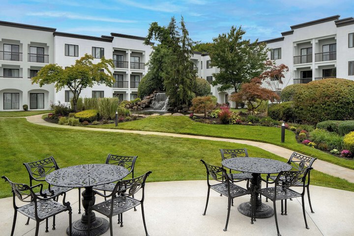 DoubleTree Suites by Hilton Hotel Mt. Laurel