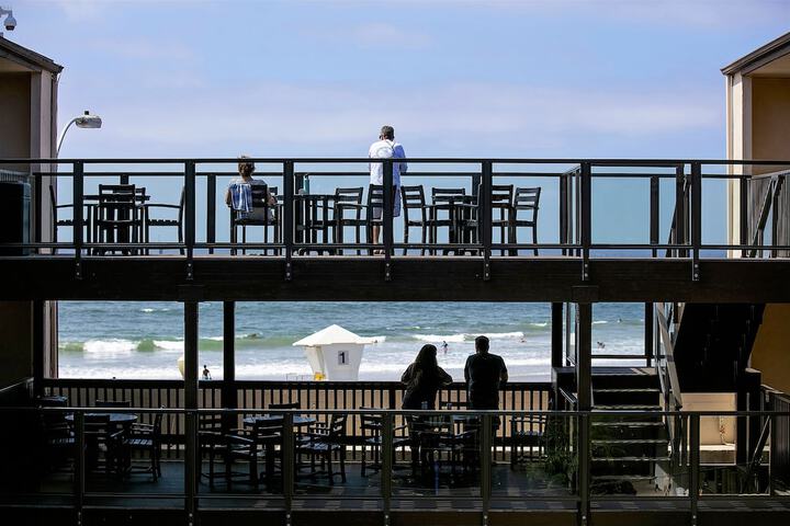Sundeck 51 of 69