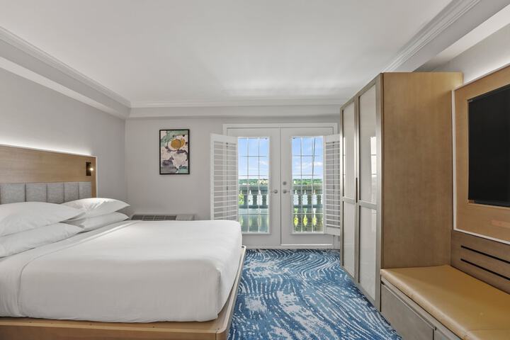 Room 73 of 103