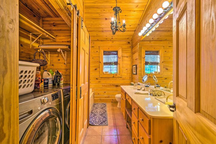 Pet-friendly Cabot Cabin w / Fenced Yard!