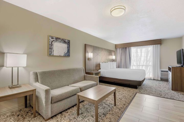 Best Western Plus Grand Manor Inn