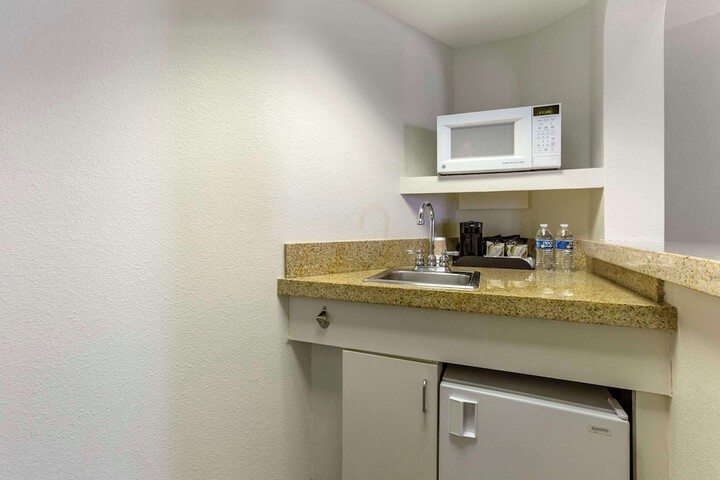 Room 15 of 46