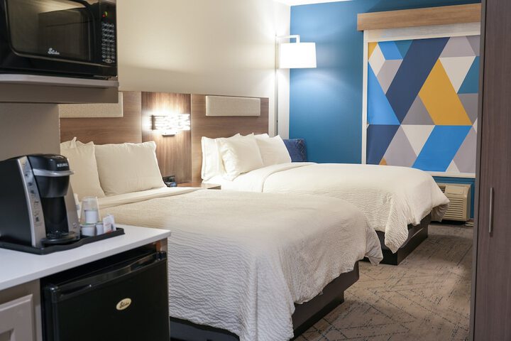 Holiday Inn Express & Suites Dallas Southwest-Cedar Hill by IHG