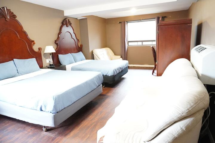 Room 7 of 24