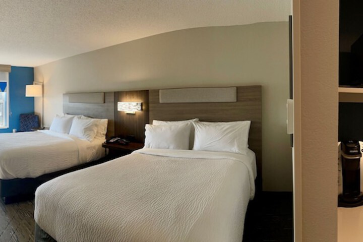Room 63 of 145