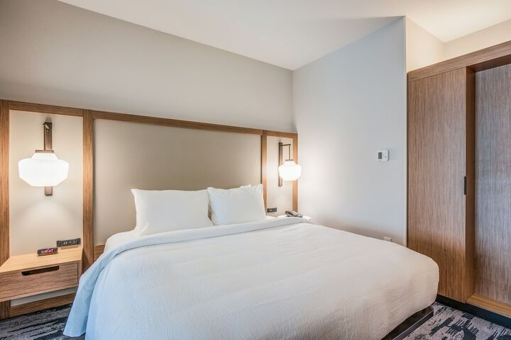 Room 21 of 32