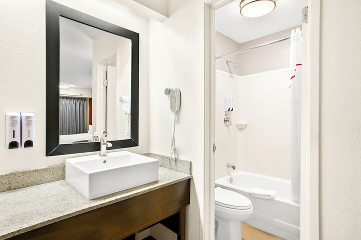 Room 20 of 33