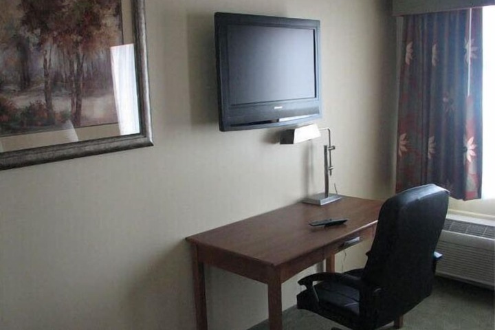 Randolph Inn and Suites