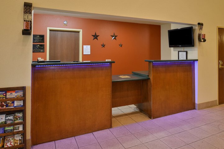 Star City Inn & Suites
