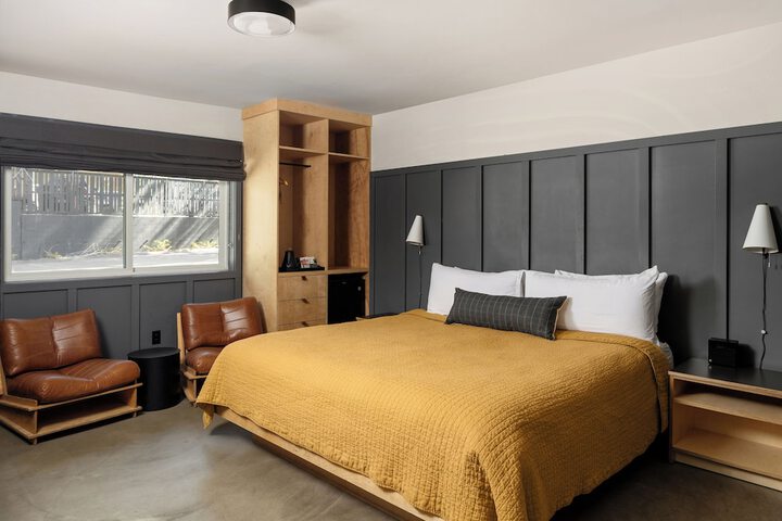 Room 32 of 119