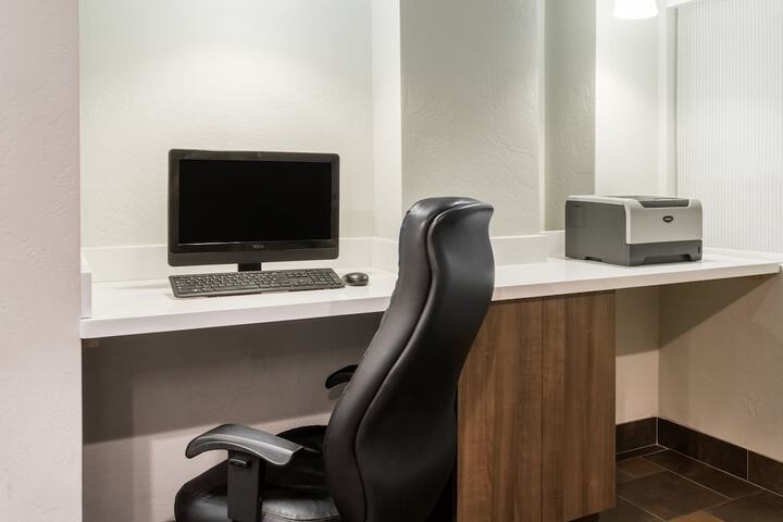 Business Center 52 of 53