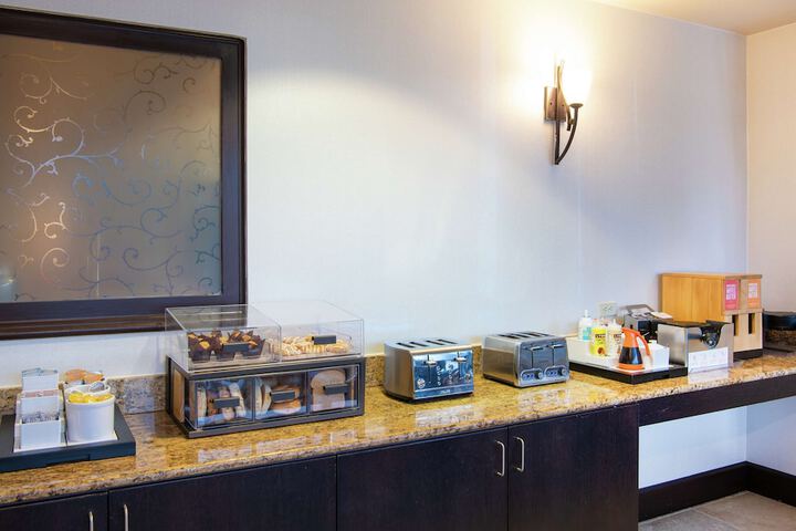 Breakfast/Coffee Service 40 of 45