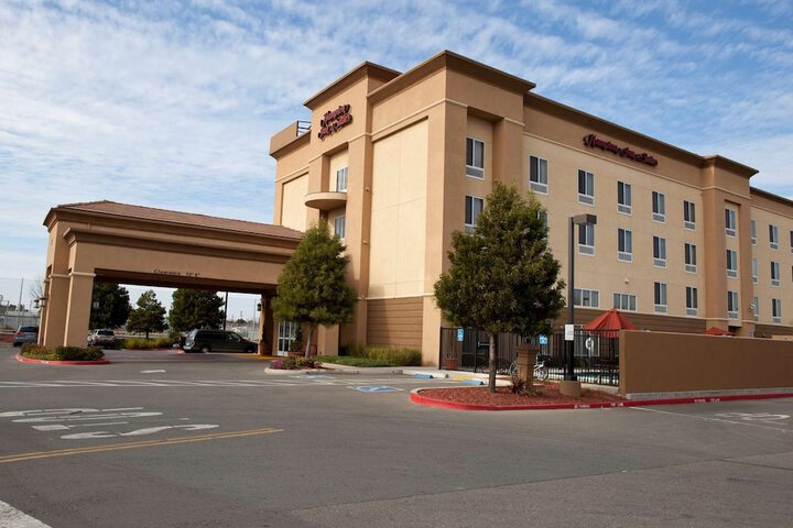 Hotel 2 of 116