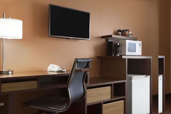 Room 5 of 17
