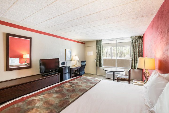 Room 16 of 36