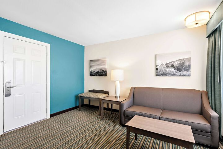 Room 9 of 27