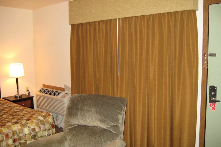 Trade Winds Motel
