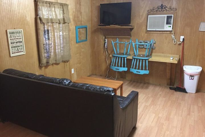 Whispering Creek Lodging & RV Resort