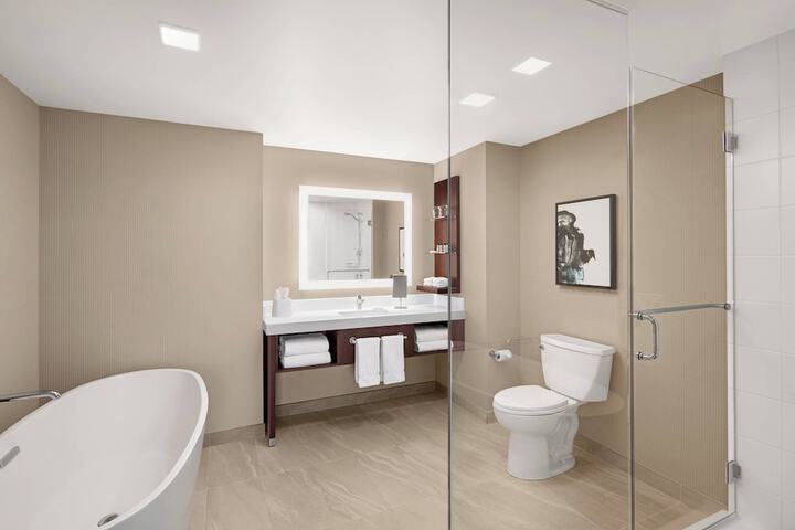Delta Hotels by Marriott Thunder Bay