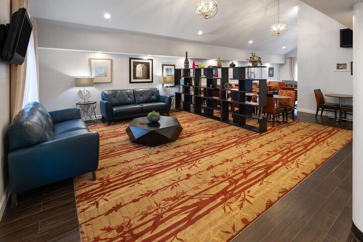 Tysons Corner Suites a Baymont by Wyndham
