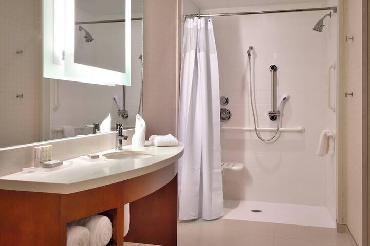 Room 16 of 24