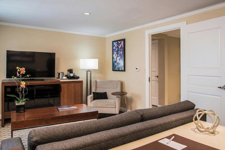 Room 16 of 36