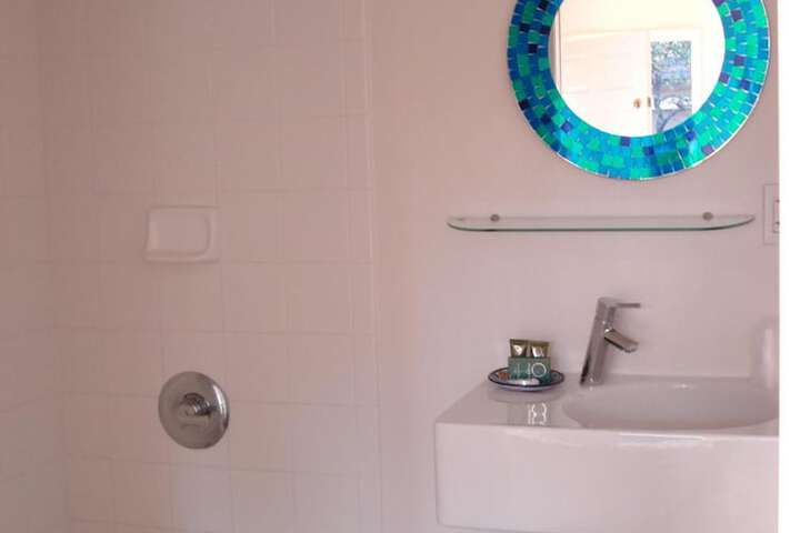 Room 15 of 33