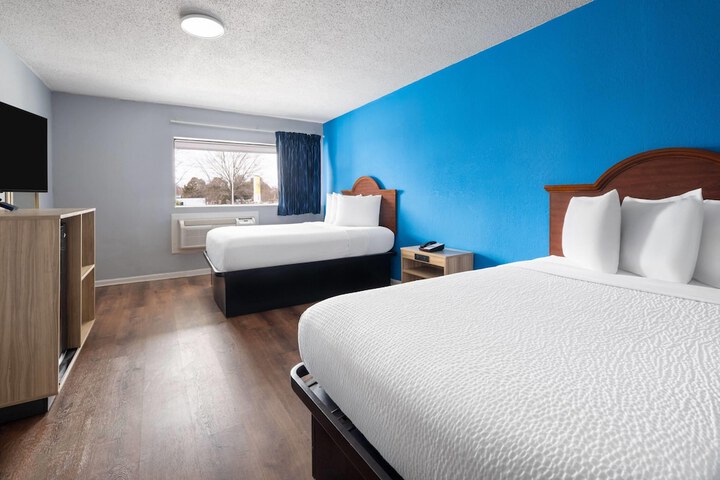 Super 8 by Wyndham Portsmouth - Norfolk