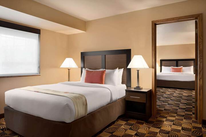Room 16 of 18