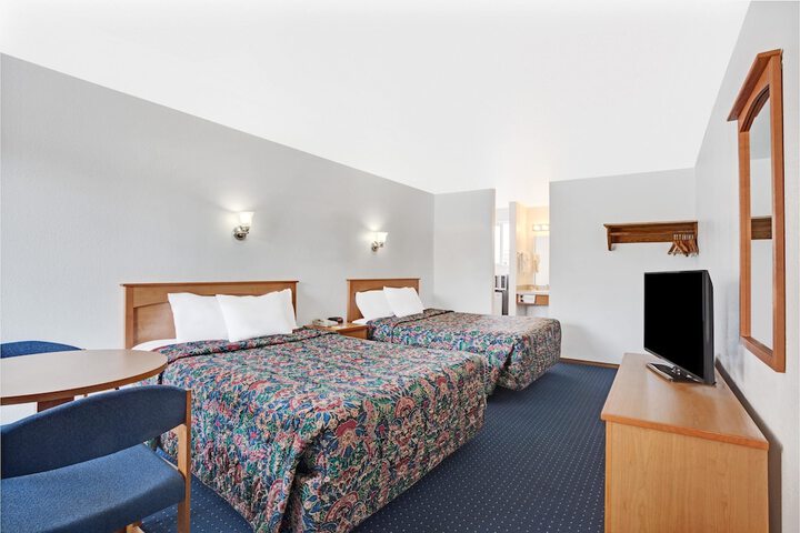 Room 8 of 15