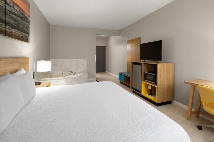 Days Inn & Suites by Wyndham Seaford