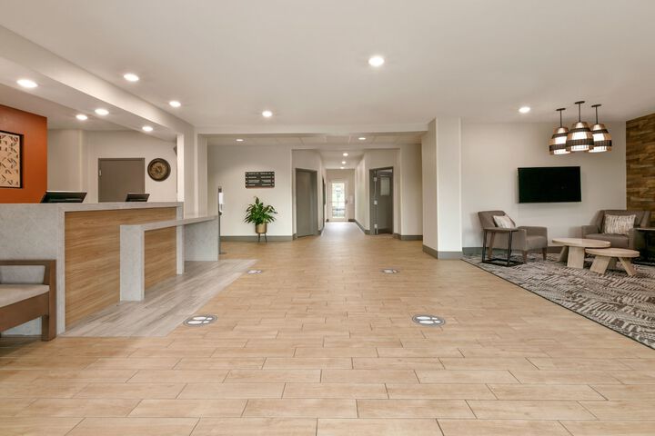 Hotel 7 of 39